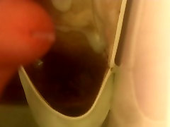 Cum white flat