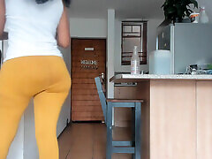 Ebony massive squirt dripping down leggings Ebony massive squirt dripping down leggings