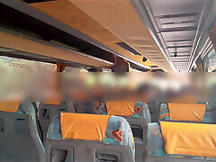 Made a nice stranger on a bus with men - sucked his dick and came