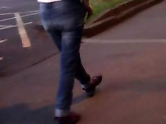 Neue jeans, dreimal öffentlich getränkt