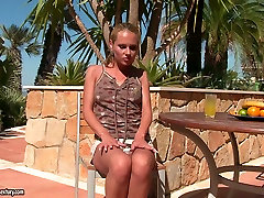 Too slim wanker Zuzana Z rubs her clit right outdoors ardently