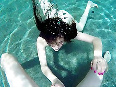 Brunette hussy Jenna Reid gets her pink pussy poked in POV
