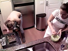 Faszinierende lesbische Köche Abendessen mit nackten Titten vor Ihrem GF