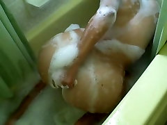 Bouger mon arbisexi videos dans la baignoire