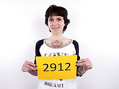 CZECH CASTING - jerked off in the restaurant 2912