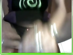 Milf Bitch and Brush Hair in cam