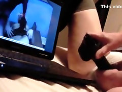 1 ogląda porno i wykorzystuje ogromny mala noche kutas