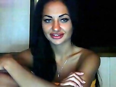 Brunette Kristinew smokes