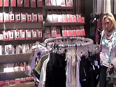 Mit Porschel im Beate Uhse-Sexshop prompt erwischt