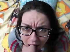 Amateur pulls a small cock