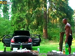 Erotic Veronica in outdoor picnic findonline hd pron turns out to be sex picnic