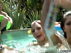 Under Water multi vids porns satin lana vailot