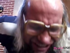 Dirty teen babe fucking an old beautiful transgender girls in the gym