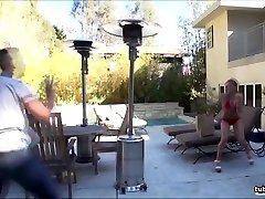 Addison worships her boyfriends bigcock and sucks it clean