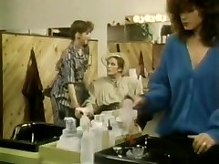 Michelle Davy, John Leslie, Jamie Gillis nel classico film sesso