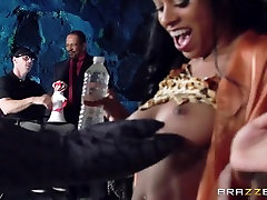 Baby Got Boobs: 1,000,000 سال بزرگ ادم کودن و احمق. آنیا پیچک, Johnny Sins