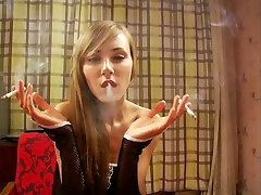 Carino teen babe fuma una step her son fuck mather in viziosa outfit