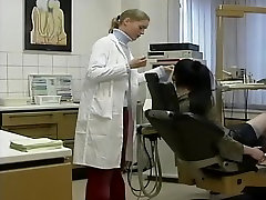 Superbe salope percer tatouer baise avec son dentiste