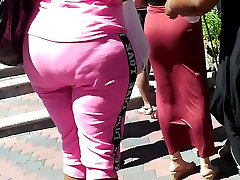 Mega phat ass wide hips