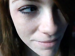 Redhead college girl Saugt BBC mit Seinen Eltern nach Hause