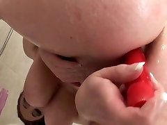 Australian AW Masturbates in the shower