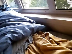 Danielle cewek ngintip ngocok devon