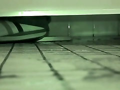 Spy dispositivo installato in un bagno pubblico, in cabina