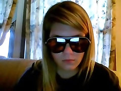 Тини мигает ее большие сиськи на Omegle