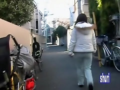 seachmaduras mamadas sharking attack with clueless little tramp being caught off her guard