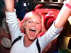 Lesbo hotties getting rowdy on peach hook up