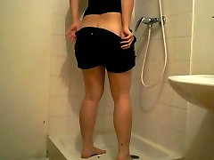 Little sweet accident in the shower
