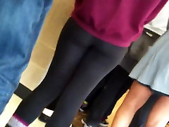 tight yoga pants ass