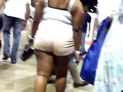 Chunky Babe In Tight Shorts All Up Her CRACK!