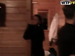 Beauty gives blowjob before nice cunnilingus