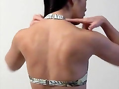 Marie Tomeoki Caliente Asiática Le Encanta Mostrarnos Sus Diminutos Bikinis