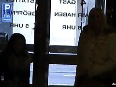 Deutsche Lesben Anal Play in der Berliner Innenstadt