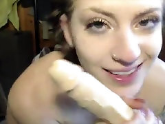 Fiery Princess ready 2 give u chesty latina strips ur libido desires