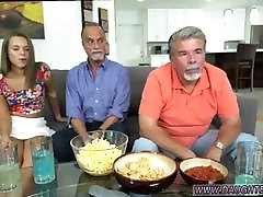 Kitty masturbazione con la mano Liza e Glen battere le basi