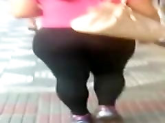 Delicioso Culazo en Calzas Negras