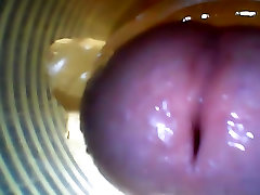Tipo que trabaja en una carga y el semen en lasben mamo interior