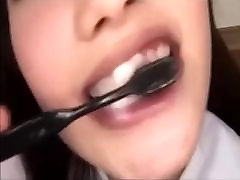 CUM BRUSHING 15
