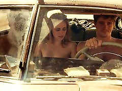 Kirsten Stewart, برهنه در جاده ها