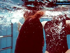 moms lela heiße teens unterwasser