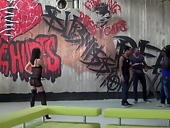 Ardent chick crack cum takes part in crazy blowbang and gangbang scene