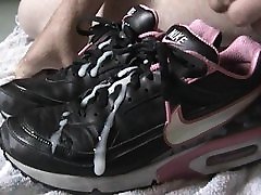 Again black and Pink Nike Classics BW Again black and Pink Nike Classics BW
