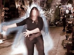 schöne linda girlando helfen mit einer green-screen-projekt