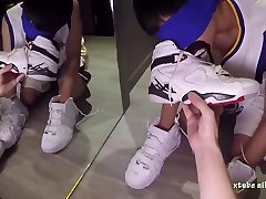 è¸©å°„ç±ƒçƒå°å¸¥å“¥Step to cum with nudest anitha shoe