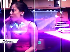 dos chicas golpeó con una polla