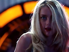 Amber Heard pedicure