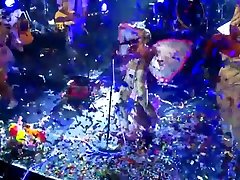 Paparazi-Naked step mom wrap Stars-16 Miley Cyrus Topless